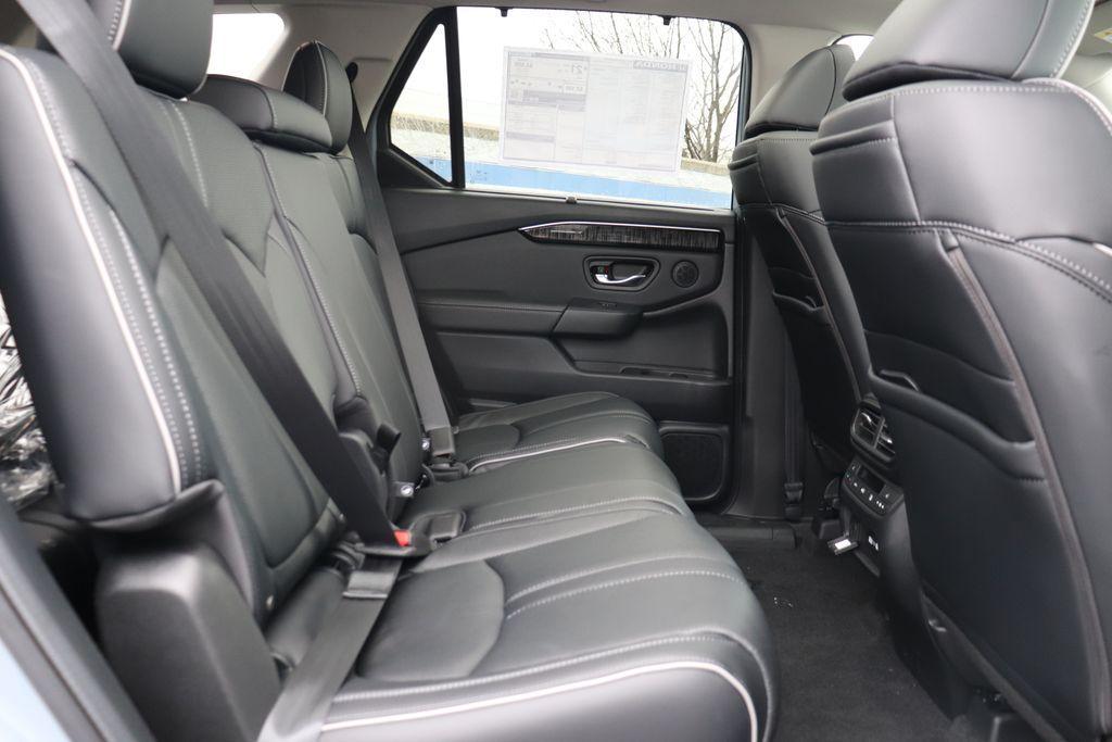 new 2025 Honda Pilot car, priced at $53,390