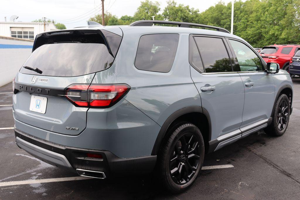 new 2025 Honda Pilot car, priced at $53,715