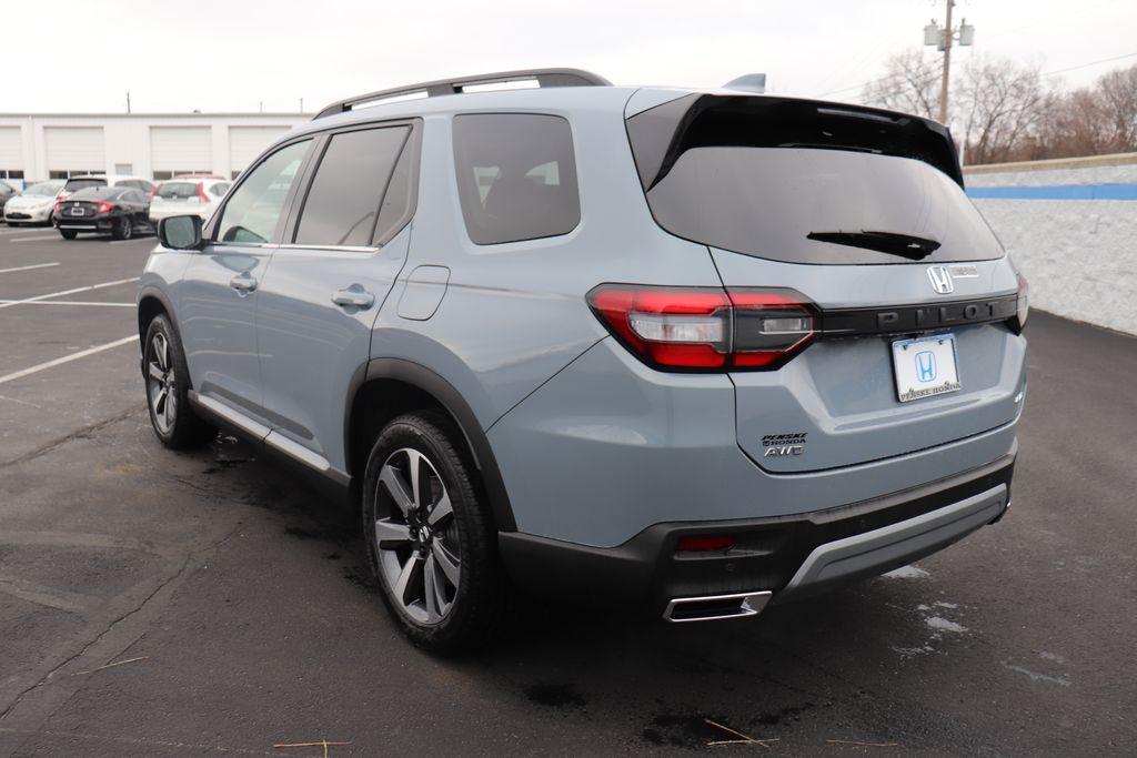 new 2025 Honda Pilot car, priced at $53,390