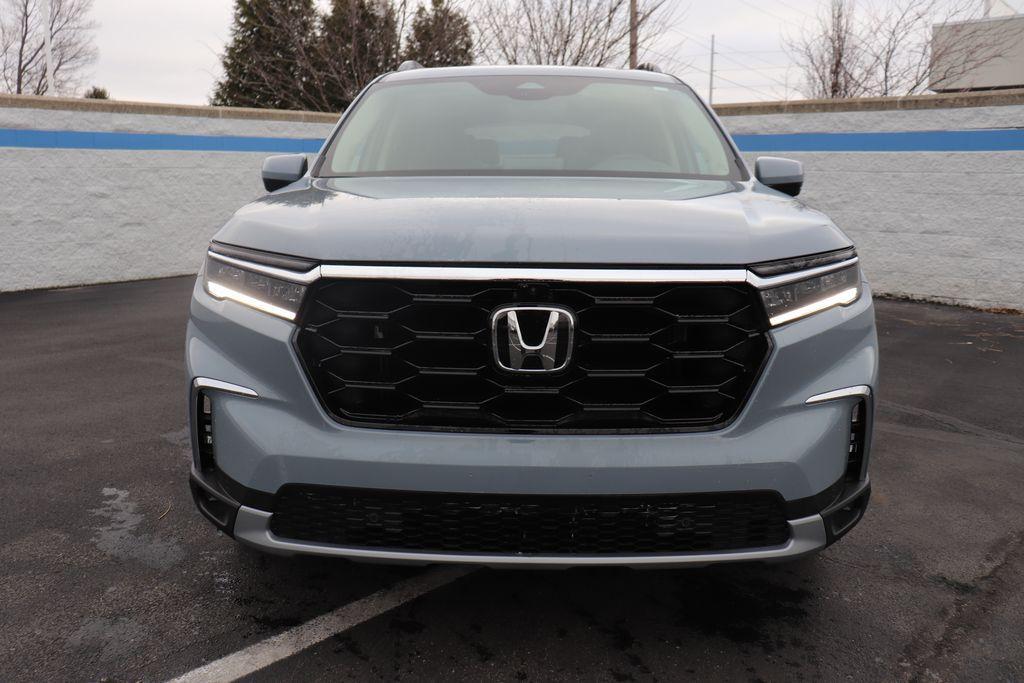 new 2025 Honda Pilot car, priced at $53,390