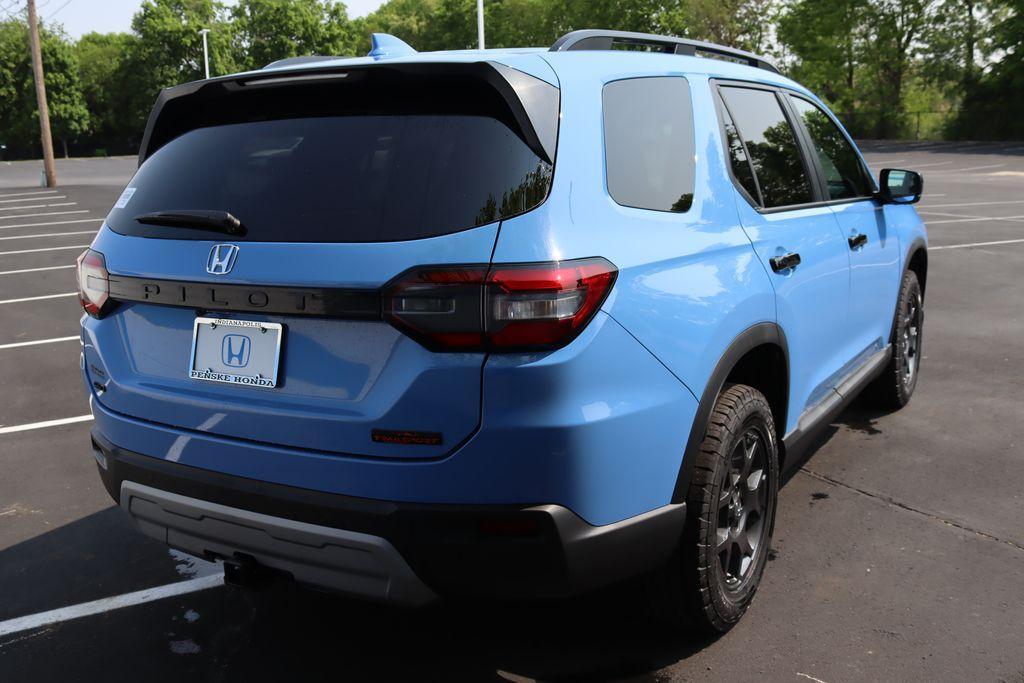 new 2025 Honda Pilot car, priced at $49,250