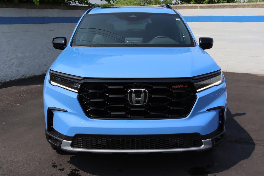 new 2025 Honda Pilot car, priced at $49,250