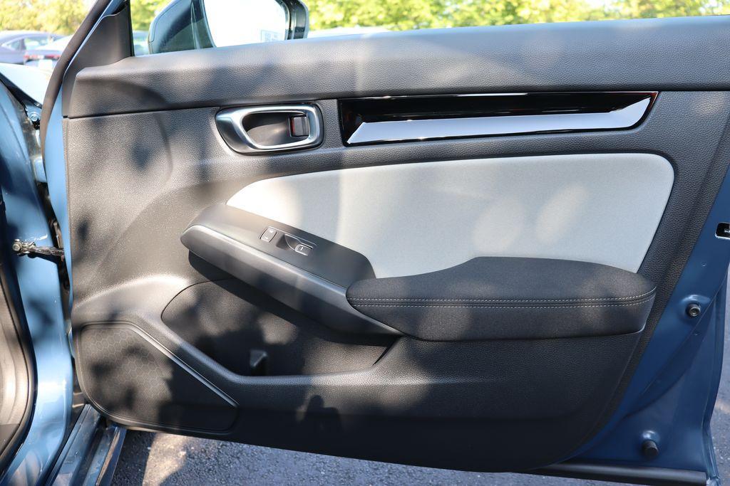 new 2025 Honda Civic Hybrid car, priced at $29,555