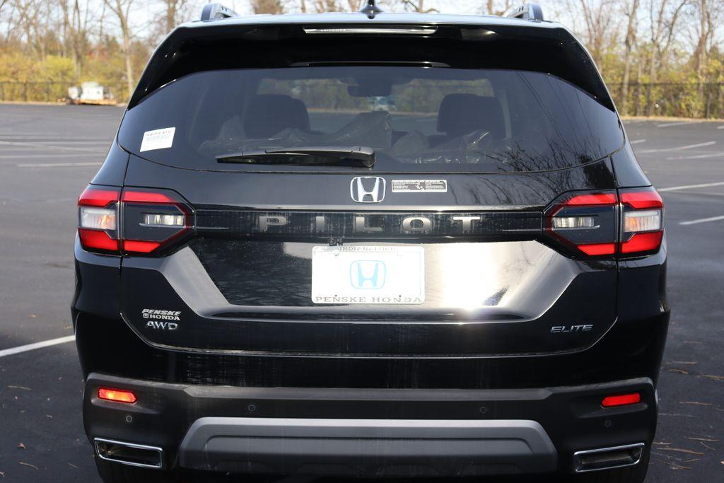 new 2025 Honda Pilot car, priced at $53,260