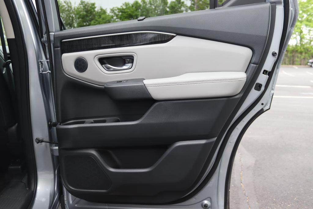 new 2025 Honda Pilot car, priced at $52,530