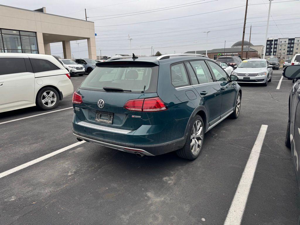 used 2019 Volkswagen Golf Alltrack car