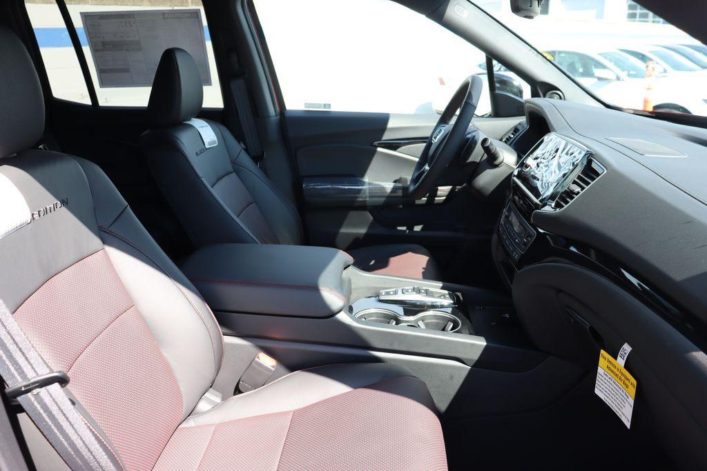 new 2025 Honda Ridgeline car, priced at $45,124