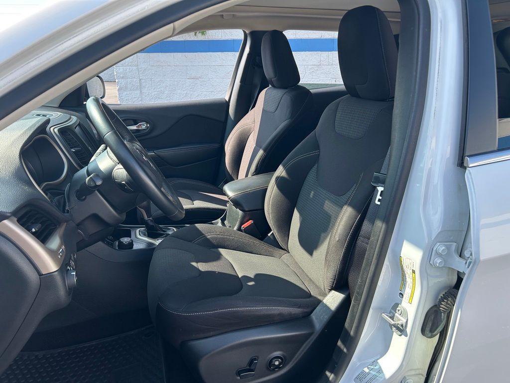 used 2015 Jeep Cherokee car, priced at $8,993