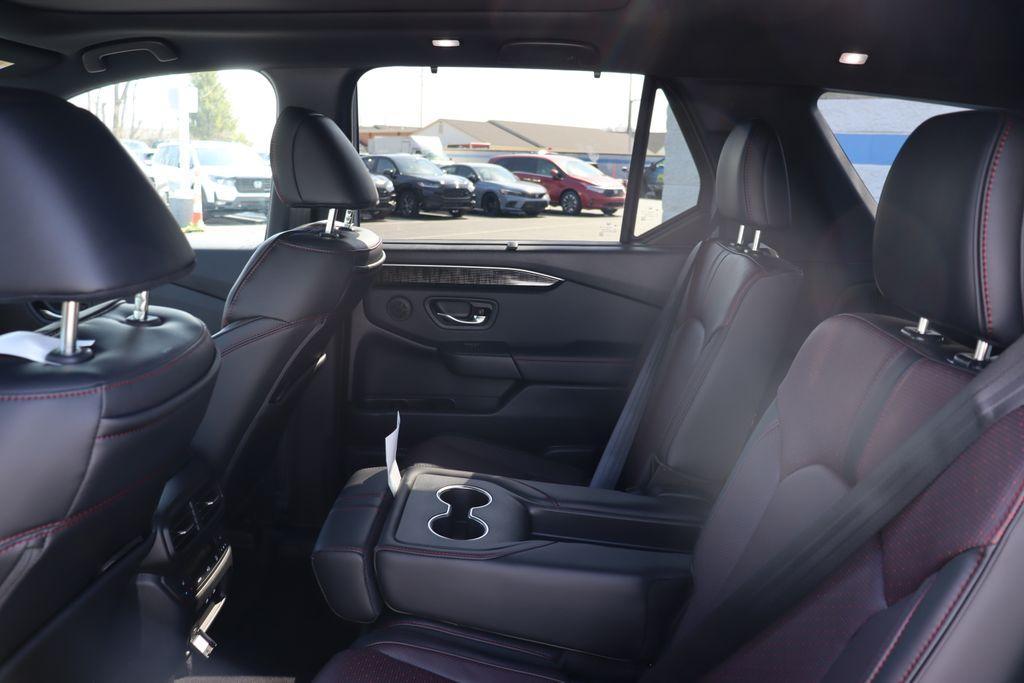 new 2025 Honda Pilot car, priced at $52,127