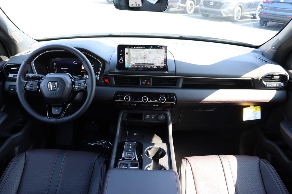 new 2025 Honda Pilot car, priced at $52,127