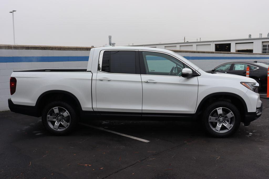 new 2025 Honda Ridgeline car, priced at $42,293