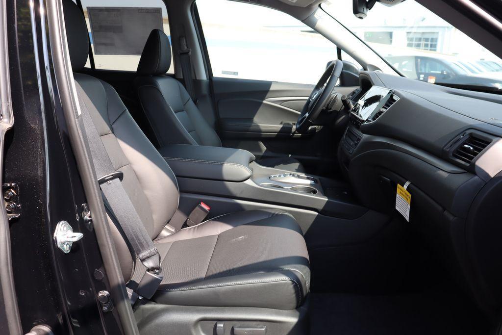 new 2025 Honda Ridgeline car, priced at $41,866
