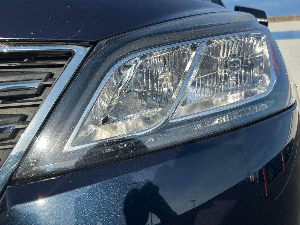used 2016 Chevrolet Traverse car, priced at $10,795