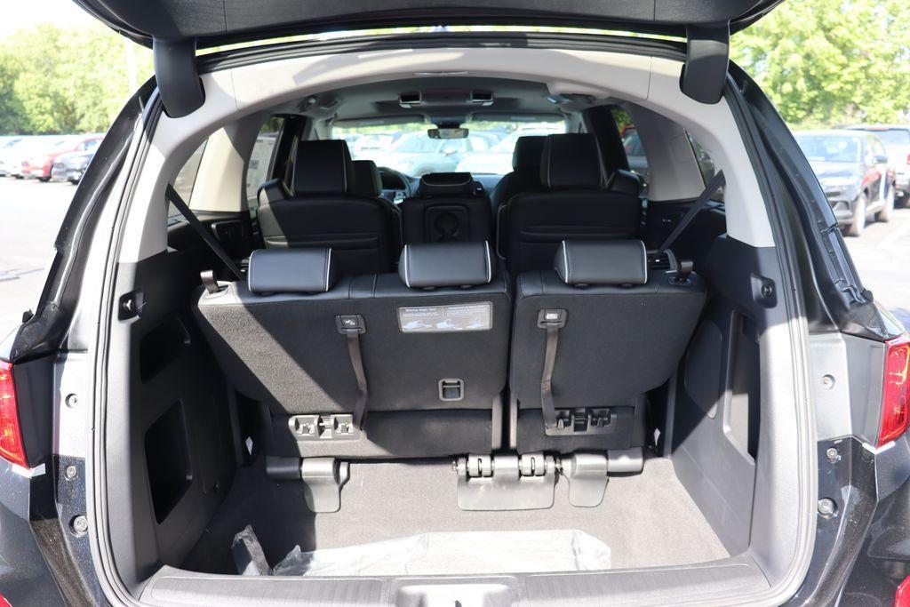 used 2025 Honda Odyssey car, priced at $46,005