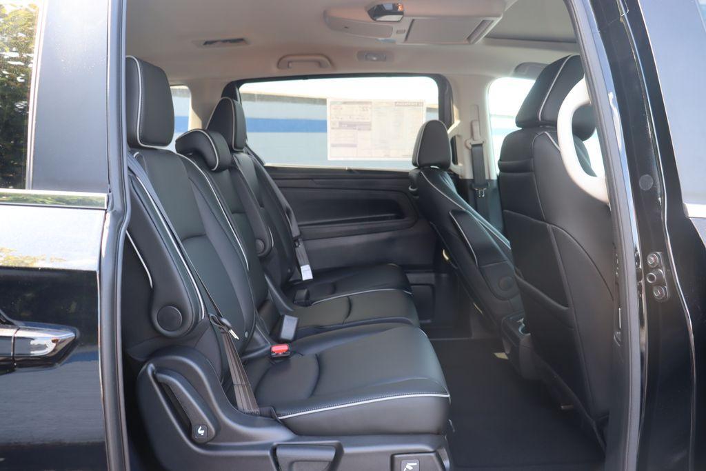 used 2025 Honda Odyssey car, priced at $46,005