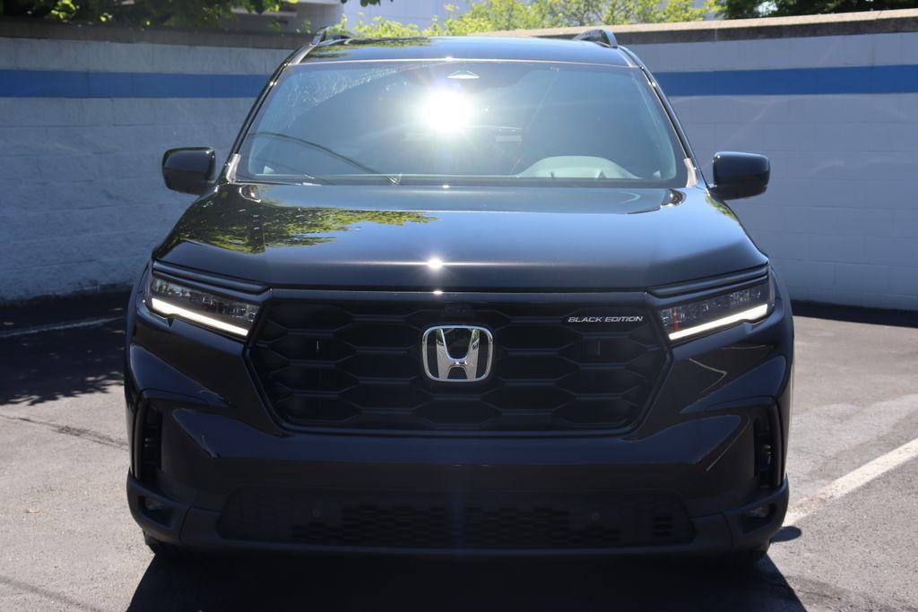 new 2025 Honda Pilot car, priced at $54,760