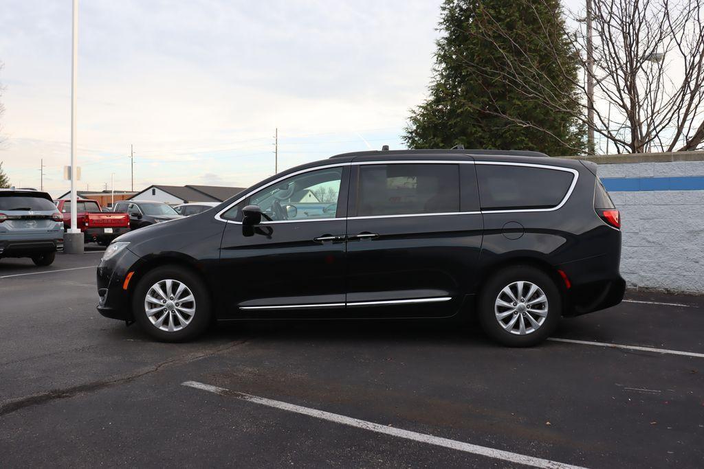 used 2017 Chrysler Pacifica car, priced at $14,991