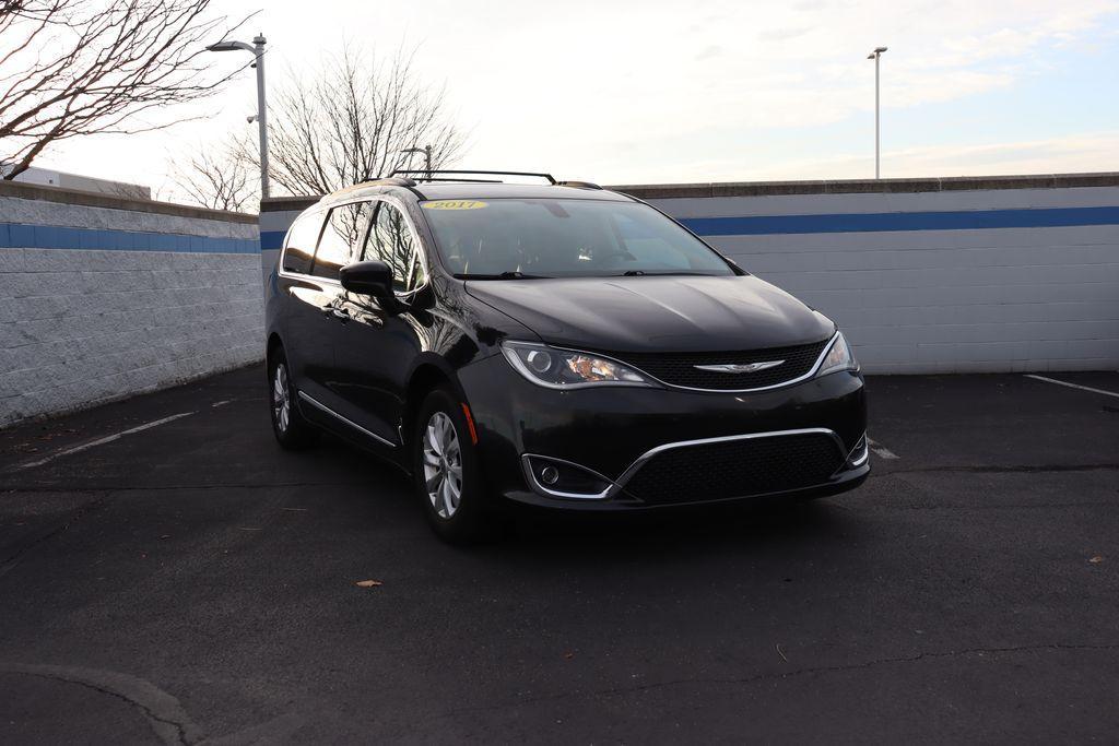 used 2017 Chrysler Pacifica car, priced at $14,991