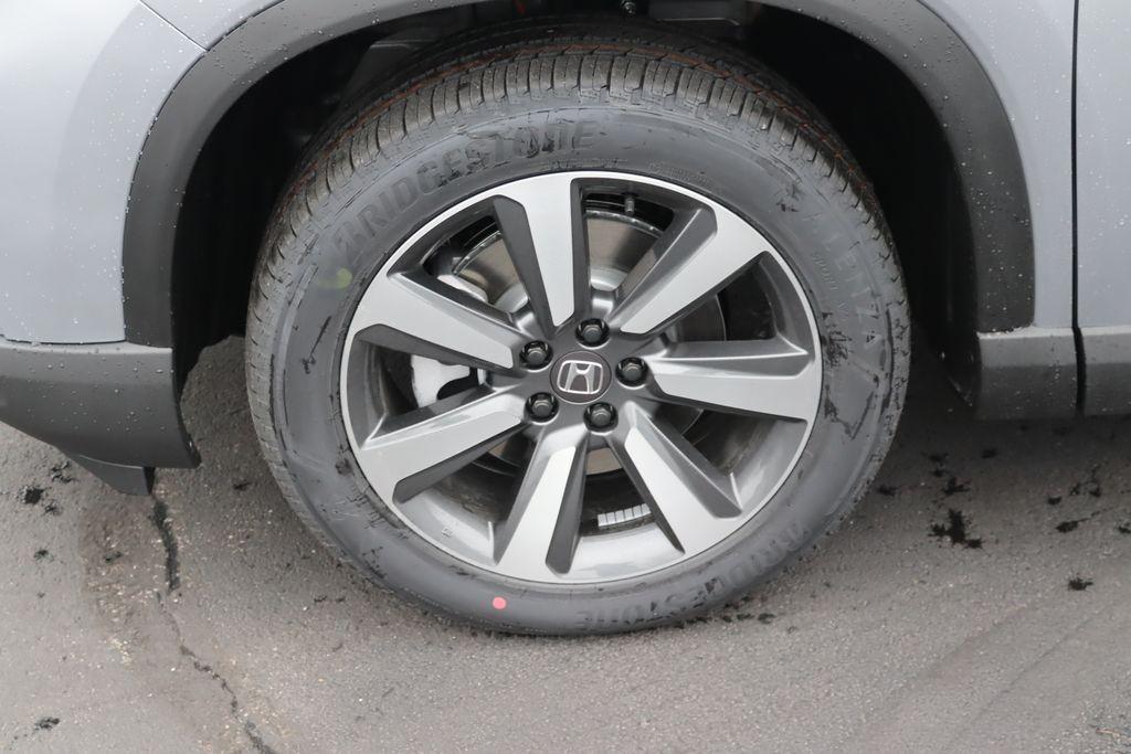 new 2025 Honda Pilot car, priced at $47,924