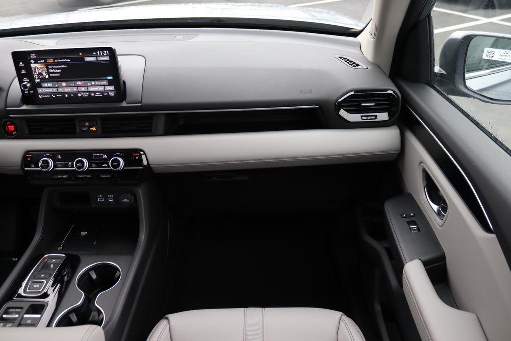 new 2025 Honda Pilot car, priced at $47,924