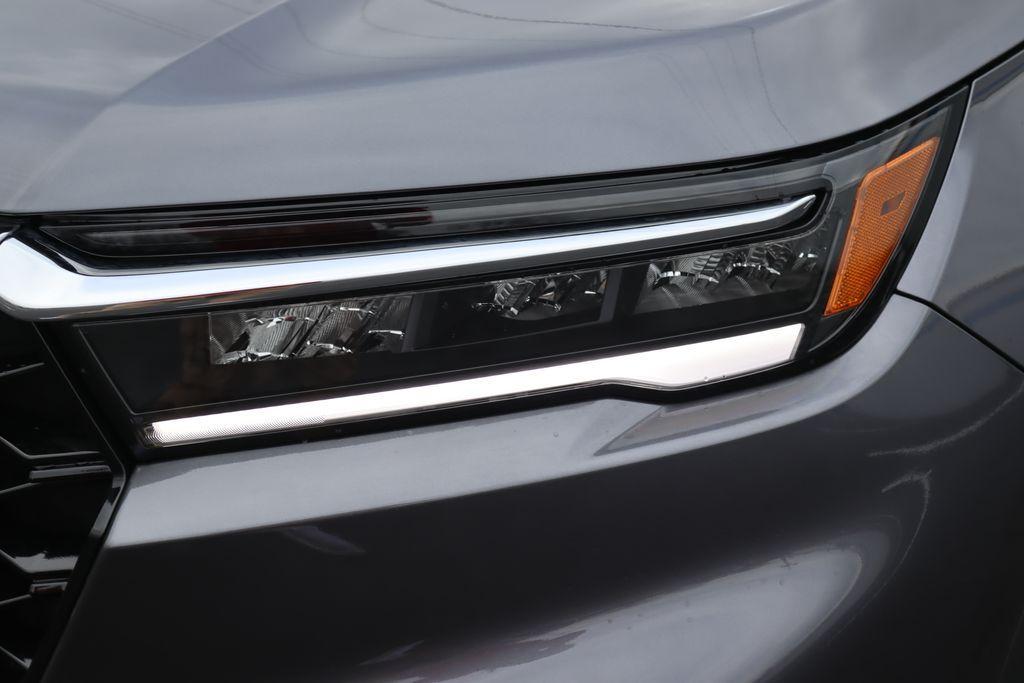 new 2025 Honda Pilot car, priced at $49,050