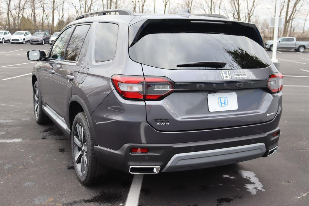 new 2025 Honda Pilot car, priced at $49,050