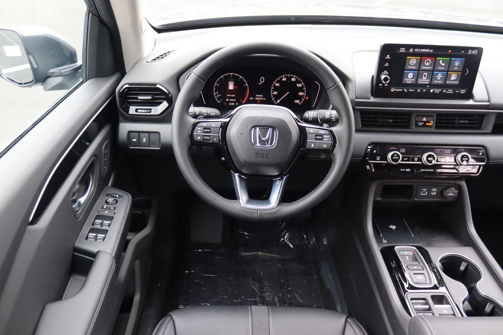 new 2025 Honda Pilot car, priced at $49,050