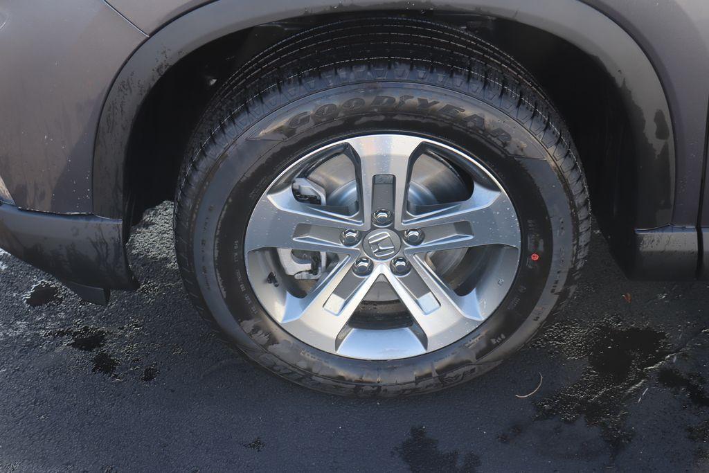 new 2025 Honda Pilot car, priced at $45,050