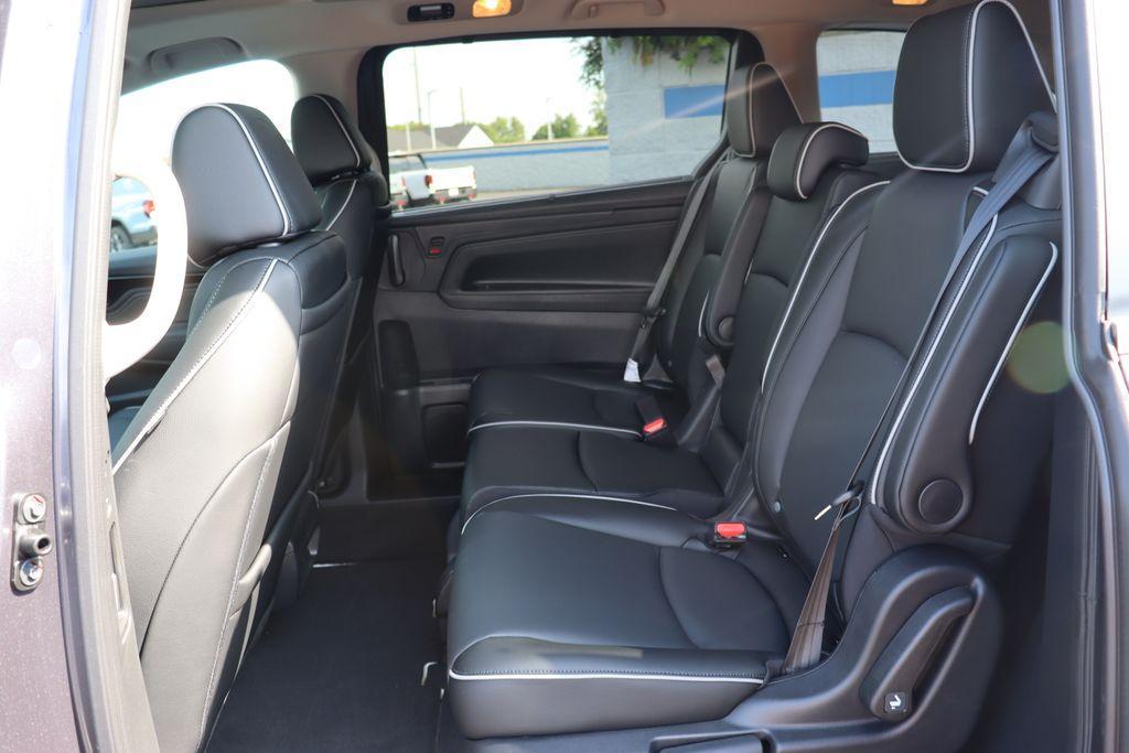 used 2025 Honda Odyssey car, priced at $46,005