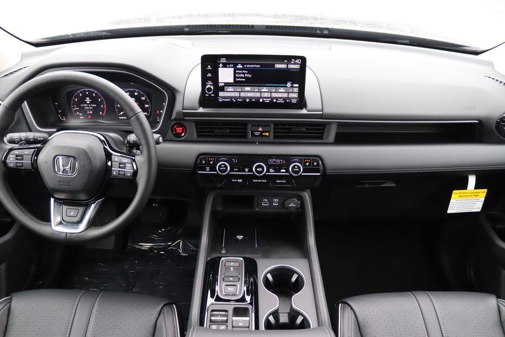 new 2025 Honda Pilot car, priced at $51,575