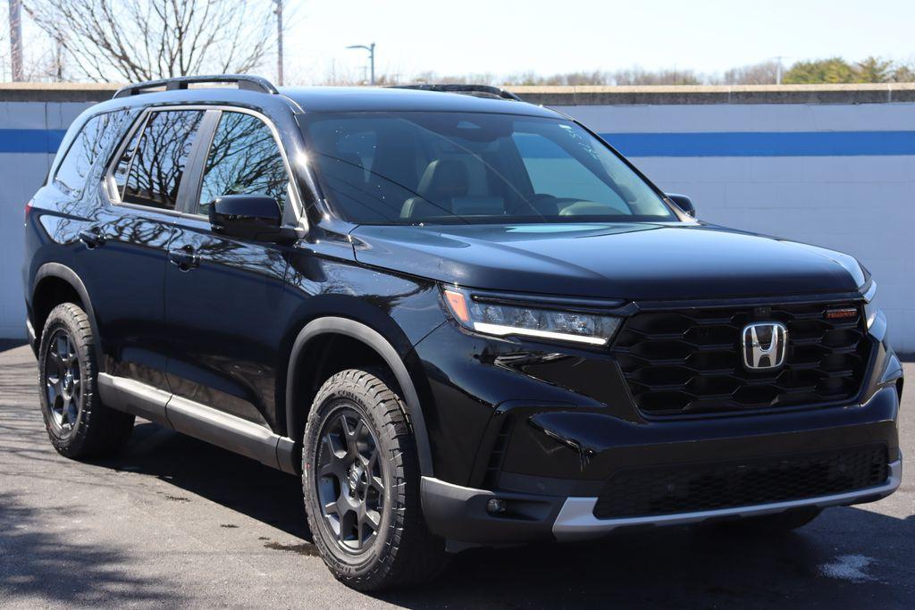new 2025 Honda Pilot car, priced at $48,293