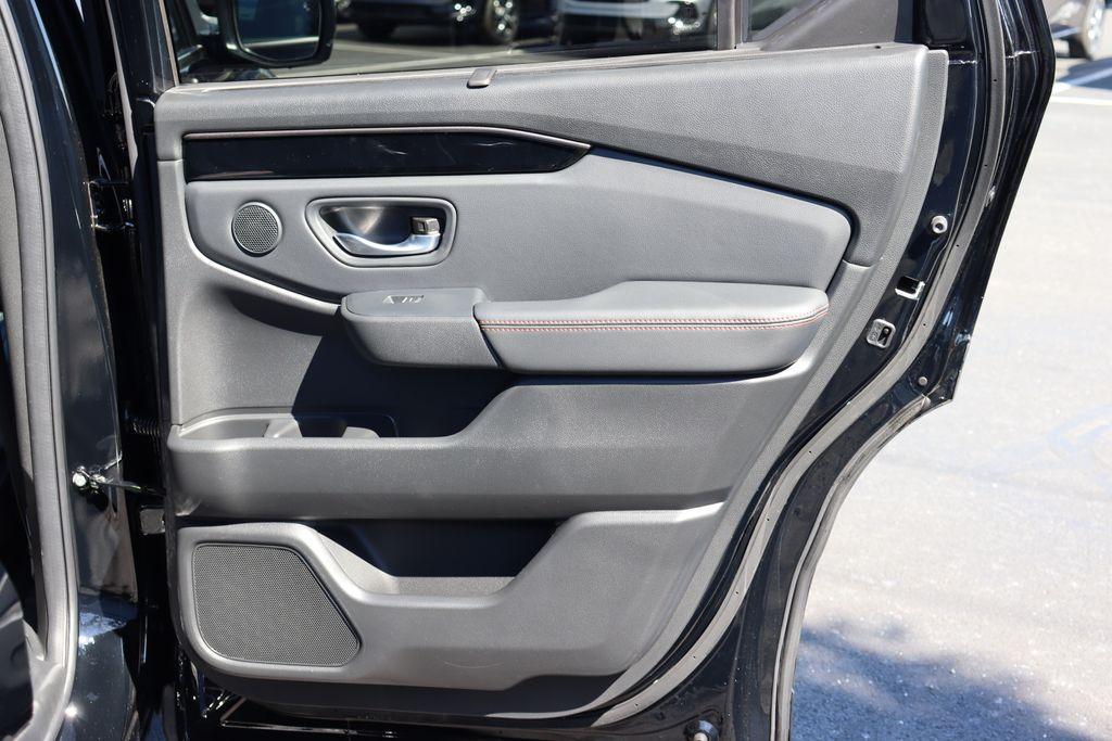 new 2025 Honda Pilot car, priced at $48,293