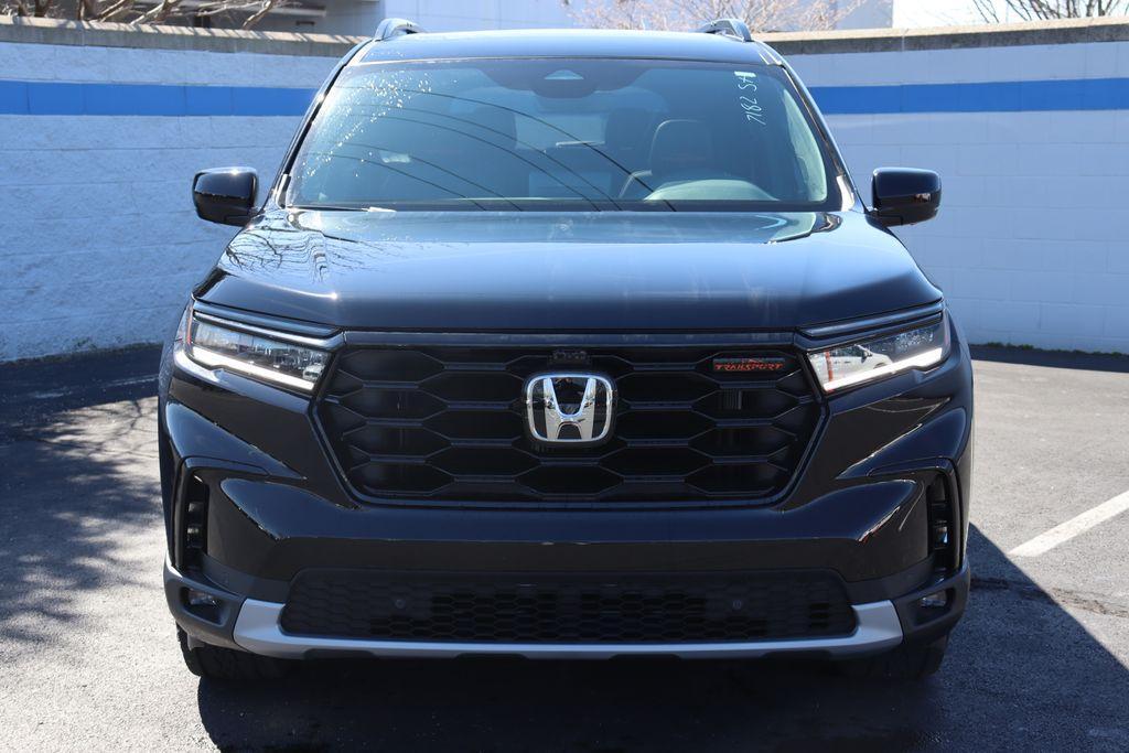 new 2025 Honda Pilot car, priced at $48,293