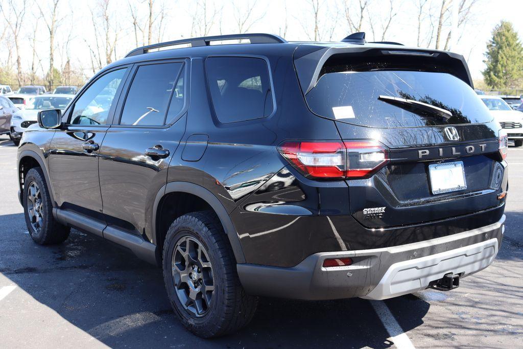 new 2025 Honda Pilot car, priced at $48,293