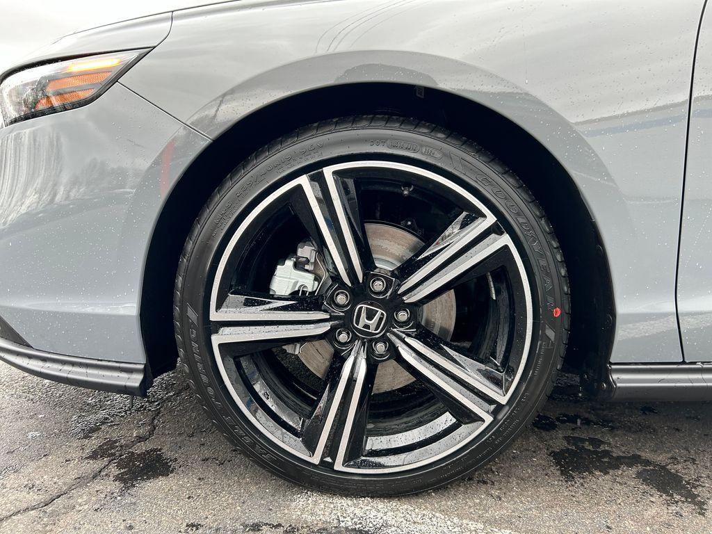 new 2025 Honda Accord Hybrid car, priced at $33,800