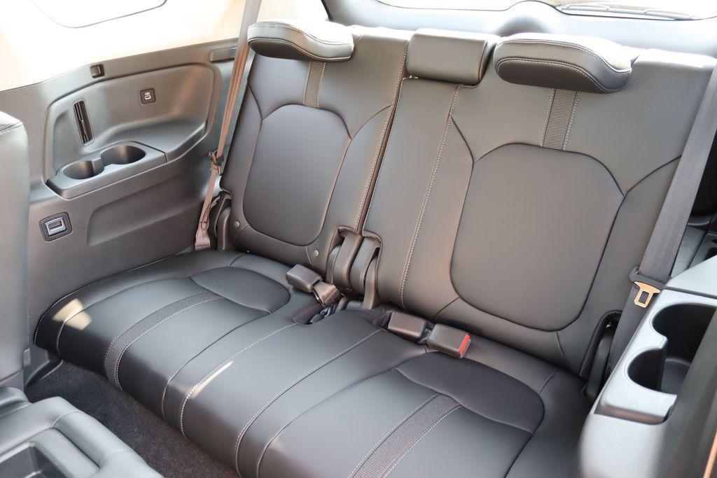 used 2025 Honda Pilot car, priced at $47,095