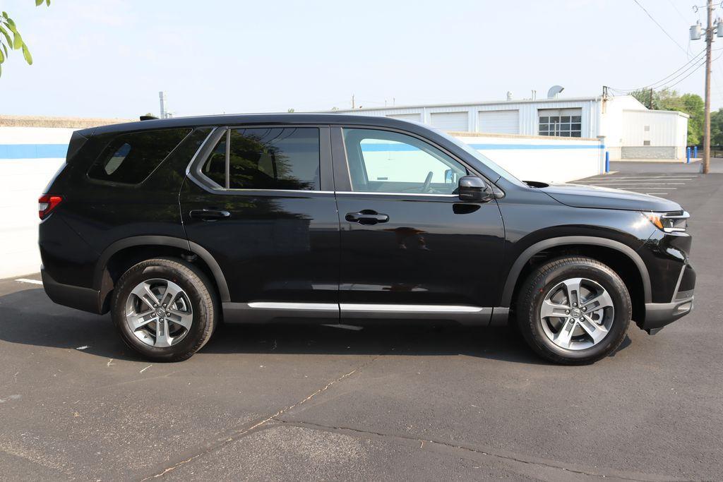 used 2025 Honda Pilot car, priced at $47,095