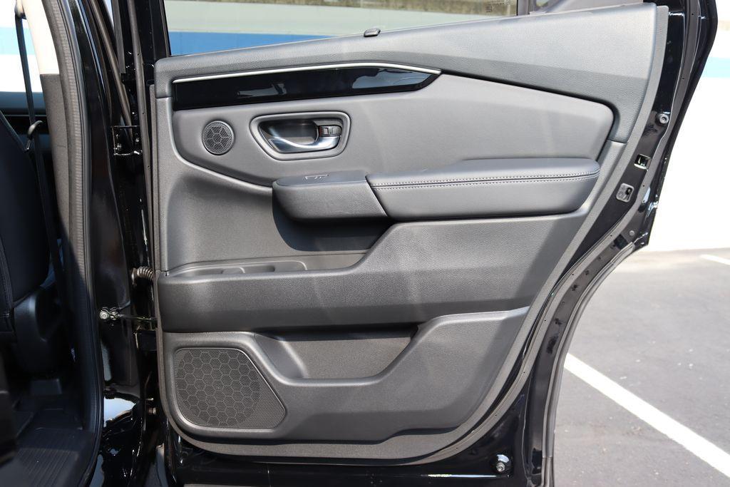 used 2025 Honda Pilot car, priced at $47,095