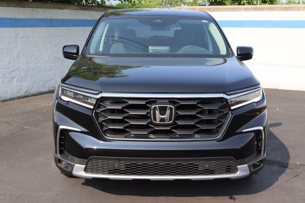 used 2025 Honda Pilot car, priced at $47,095