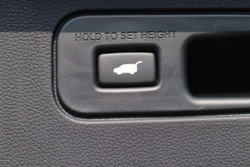 used 2025 Honda Pilot car, priced at $47,095