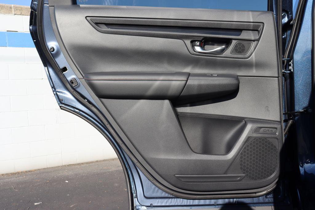 new 2025 Honda CR-V Hybrid car, priced at $39,045