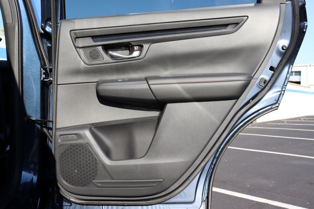 new 2025 Honda CR-V Hybrid car, priced at $39,045