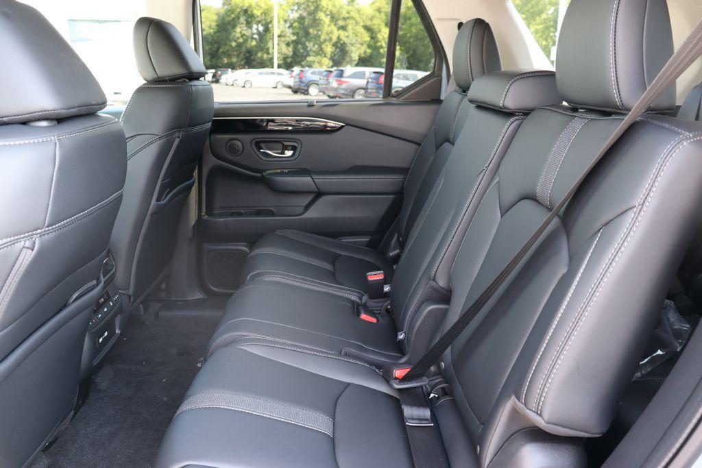 new 2025 Honda Pilot car, priced at $47,803