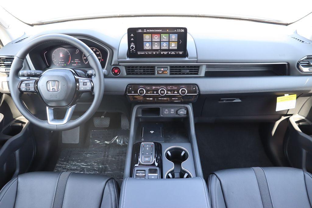 new 2025 Honda Pilot car, priced at $47,803