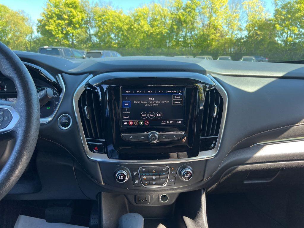 used 2021 Chevrolet Traverse car, priced at $19,293