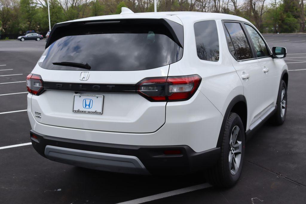 new 2025 Honda Pilot car, priced at $45,450