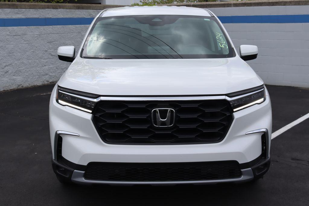 new 2025 Honda Pilot car, priced at $45,450