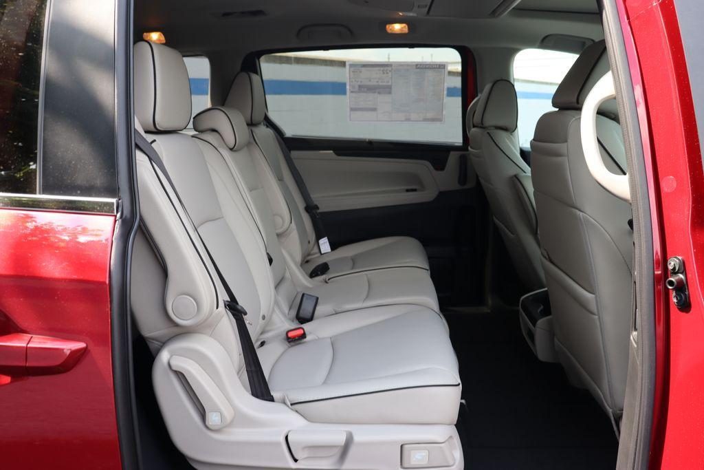 new 2025 Honda Odyssey car, priced at $46,815