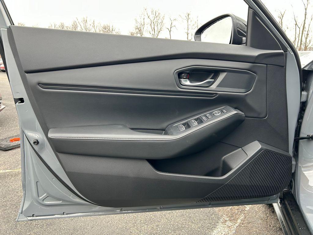 new 2025 Honda Accord Hybrid car, priced at $33,800