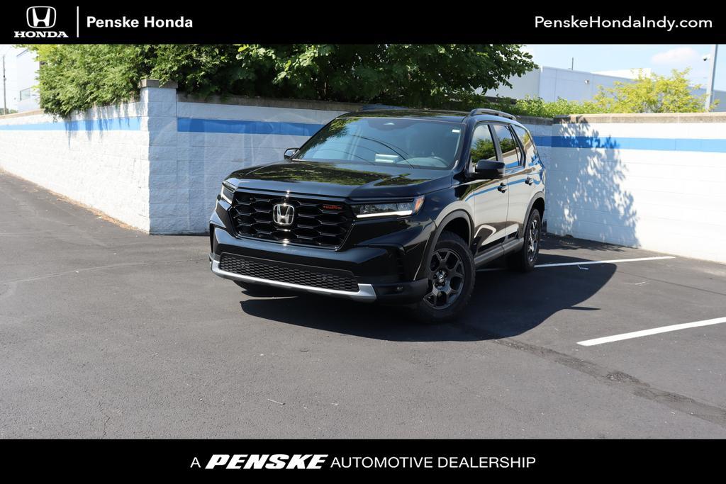 used 2025 Honda Pilot car, priced at $48,495